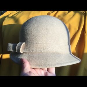 Vintage style hat